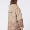 Abrigo acolchado de lana y nailon reversible, color camel Abrigo acolchado de lana y nailon reversible, color camel