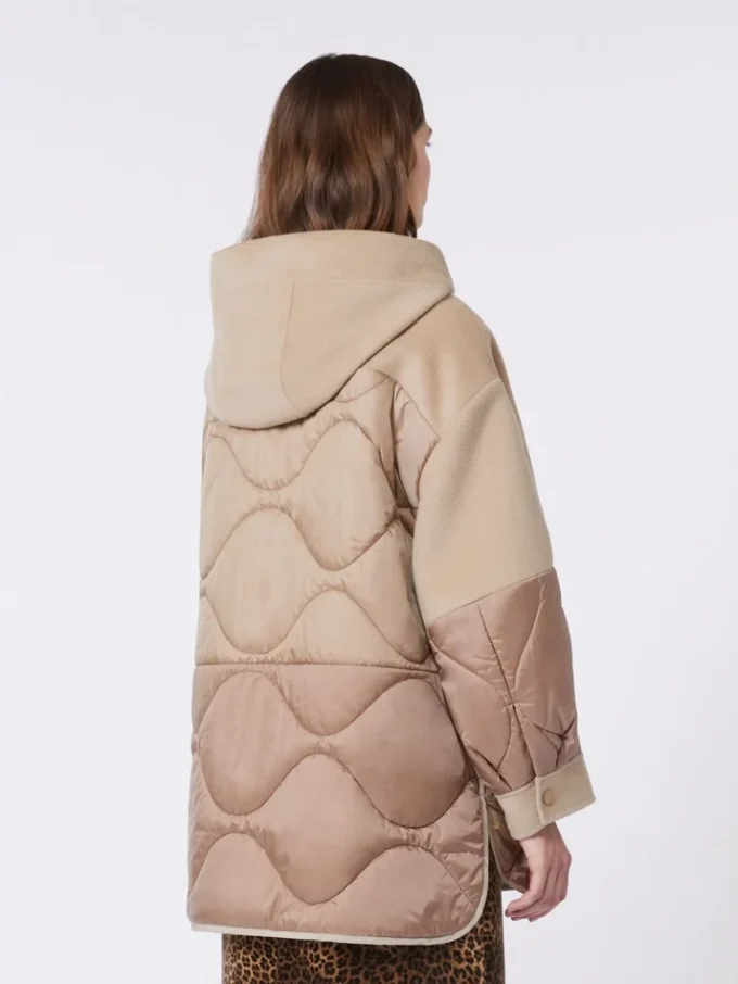 Abrigo acolchado de lana y nailon reversible, color camel Abrigo acolchado de lana y nailon reversible, color camel