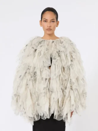 Abrigo corto con pétalos de organza estampada, gris perla