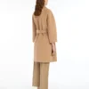 Abrigo corto de lana Double Face, color camel Abrigo corto de lana Double Face, color camel