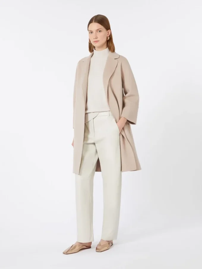 Abrigo corto de lana, rosa beige Abrigo corto de lana, rosa beige
