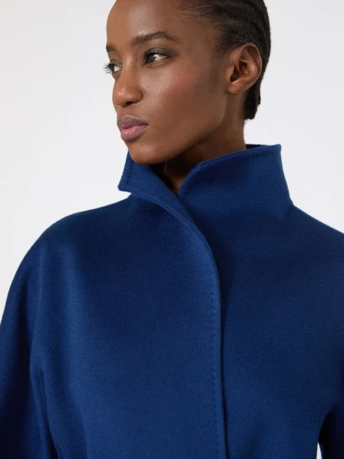 Abrigo cruzado color camel, azul china Abrigo cruzado color camel, azul china