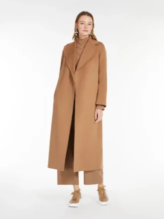 Abrigo cruzado de lana, color camel