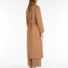 Abrigo cruzado de lana, color camel Abrigo cruzado de lana, color camel