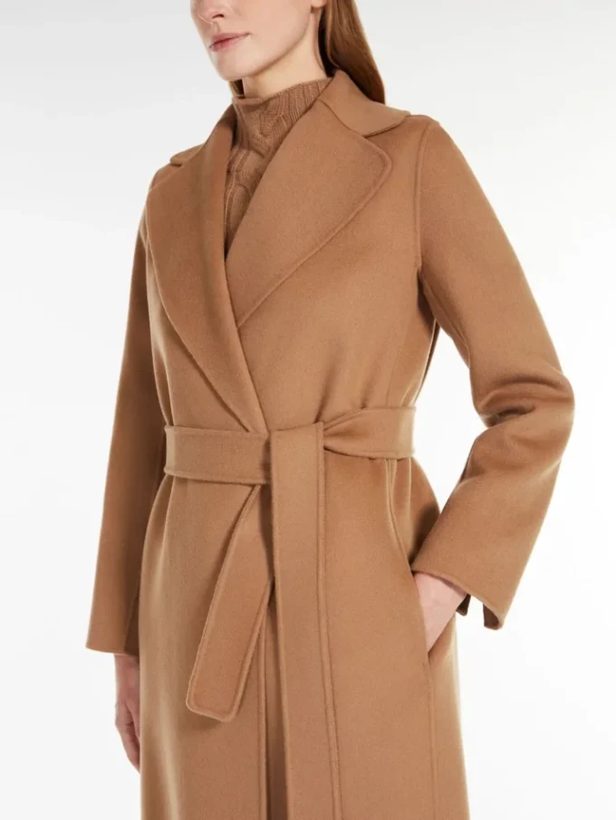 Abrigo cruzado de lana, color camel Abrigo cruzado de lana, color camel
