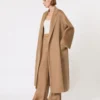 Abrigo icónico Ludmilla, color camel Abrigo icónico Ludmilla, color camel