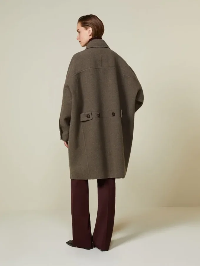 Abrigo oversize de lana doble, color paloma Abrigo oversize de lana doble, color paloma