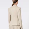 Blazer cruzado de lana, mohair y seda, color arena Blazer cruzado de lana, mohair y seda, color arena