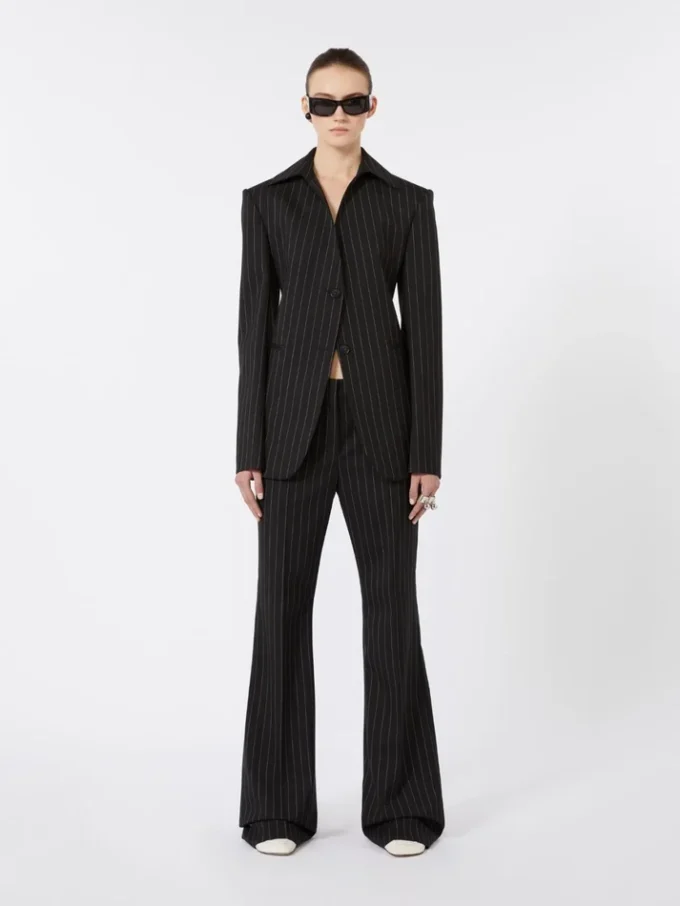 Blazer de gabardina elástica de corte entallado, negro Blazer de gabardina elástica de corte entallado, negro