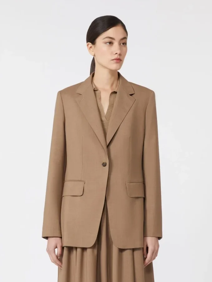Blazer de lana de un solo botonadura, color avellana