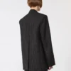 Blazer entallado de gabardina a rayas, negro Blazer entallado de gabardina a rayas, negro