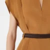 Blusa de cady con volantes, color caramelo Blusa de cady con volantes, color caramelo