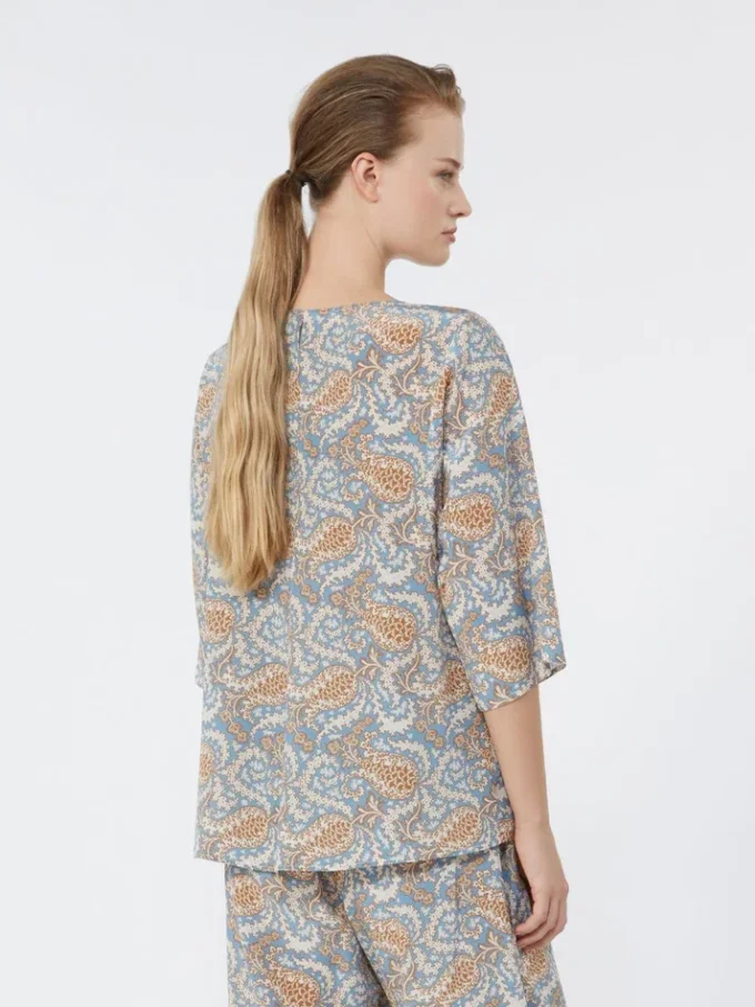 Blusa de crepé de China de seda estampada, azul claro Blusa de crepé de China de seda estampada, azul claro
