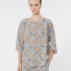 Blusa de crepé de China de seda estampada, azul claro Blusa de crepé de China de seda estampada, azul claro