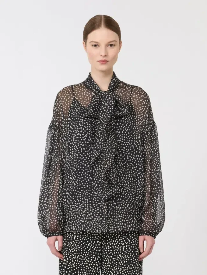 Blusa de gasa estampada, negra