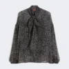 Blusa de gasa estampada, negra