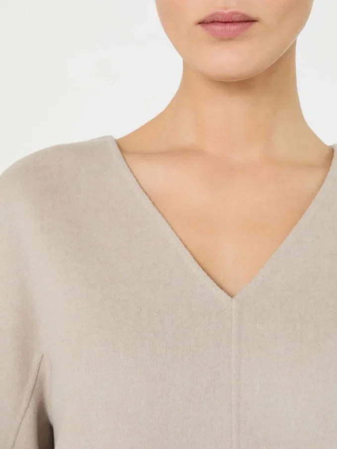 Blusa de paño de lana, color beige Blusa de paño de lana, color beige