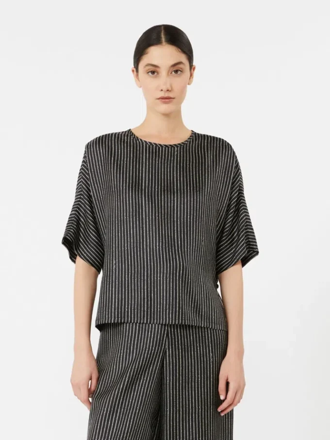 Blusa de seda estampada, negro y blanco Blusa de seda estampada, negro y blanco