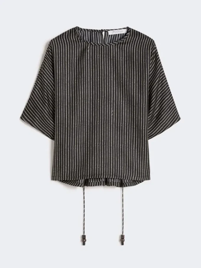 Blusa de seda estampada, negro y blanco Blusa de seda estampada, negro y blanco