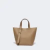 Bolso Archetipo extrapequeño de piel, color barro Bolso Archetipo extrapequeño de piel, color barro