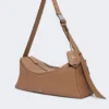 Bolso bandolera mediano de piel, marrón Bolso bandolera mediano de piel, marrón