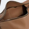 Bolso bandolera mediano de piel, marrón Bolso bandolera mediano de piel, marrón
