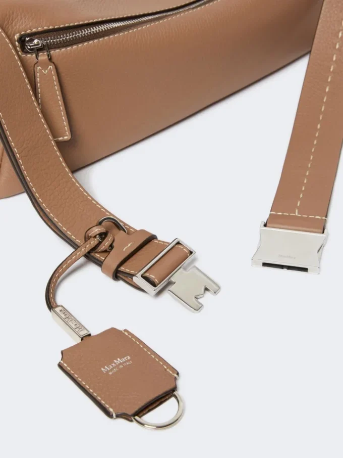 Bolso de hombro pequeño de piel, marrón Bolso de hombro pequeño de piel, marrón
