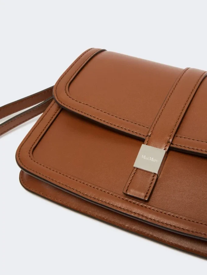 Bolso de mano de piel lisa, color tabaco Bolso de mano de piel lisa, color tabaco