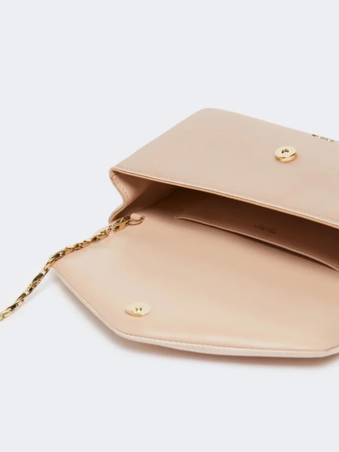 Bolso de mano de viscosa y satén de seda, color polvo Bolso de mano de viscosa y satén de seda, color polvo