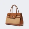 Bolso de mano en color camel y piel, camel Bolso de mano en color camel y piel, camel