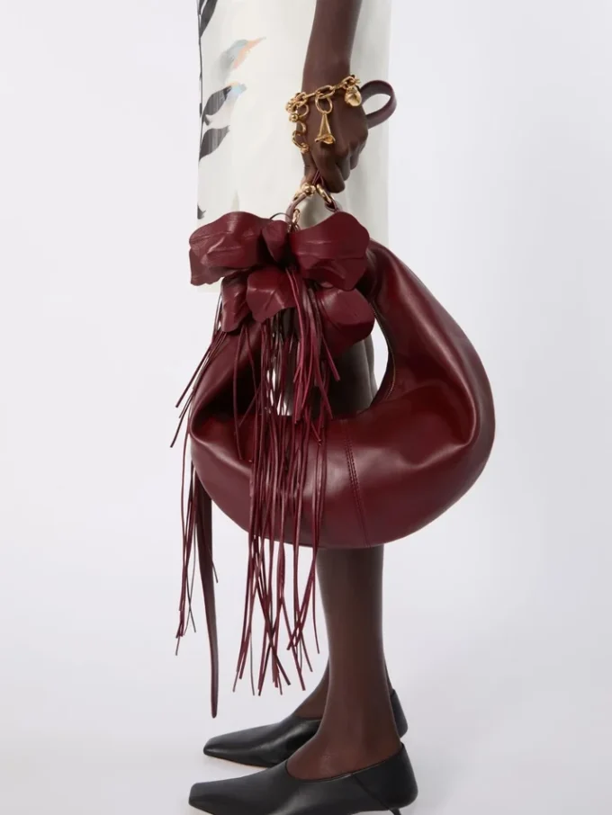 Bolso hobo de piel napa, color burdeos Bolso hobo de piel napa, color burdeos