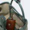 Bolso marino extrapequeño con tejido trenzado tipo rafia, verde salvia Bolso marino extrapequeño con tejido trenzado tipo rafia, verde salvia