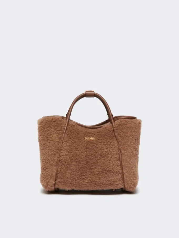 Bolso marino extrapequeño de tejido teddy, color camel Bolso marino extrapequeño de tejido teddy, color camel