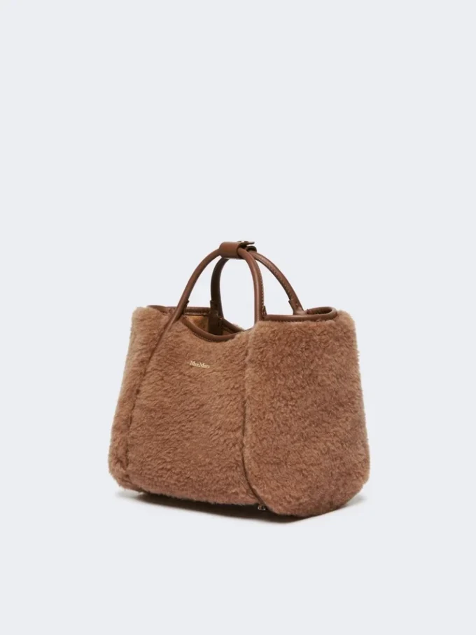 Bolso marino extrapequeño de tejido teddy, color camel Bolso marino extrapequeño de tejido teddy, color camel