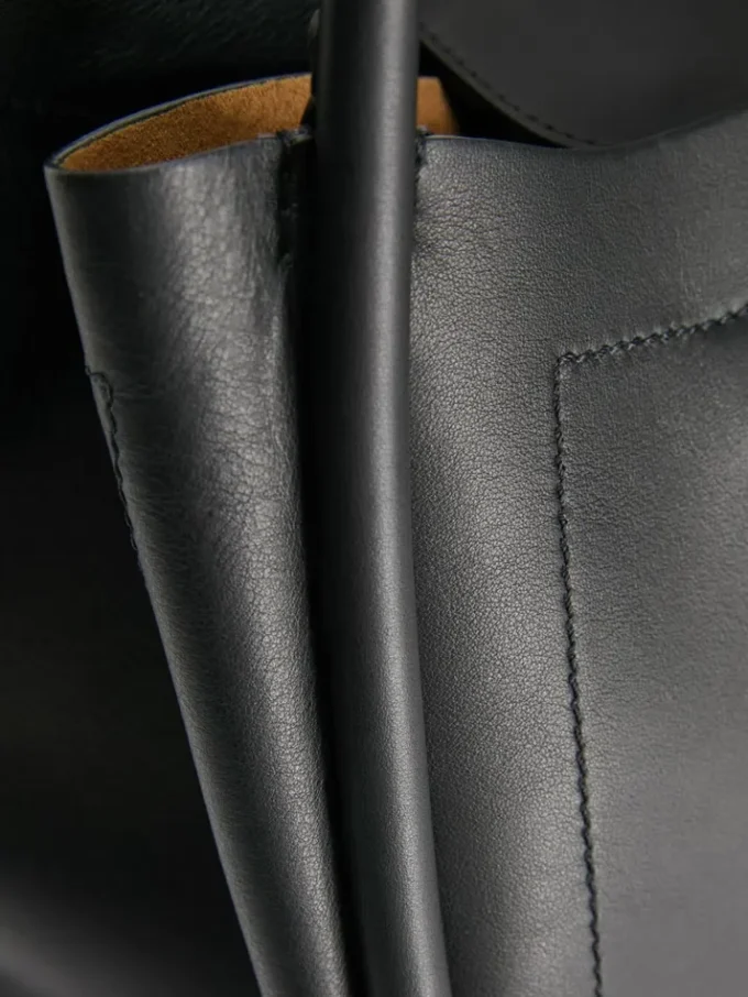 Bolso marino mediano de piel, negro Bolso marino mediano de piel, negro