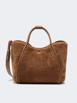 Bolso mediano de color camel en tejido teddy