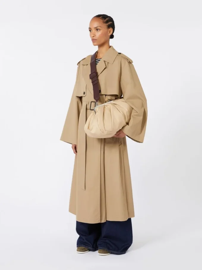 Bolso Pasticcino extragrande acolchado de gabardina técnica, beige Bolso Pasticcino extragrande acolchado de gabardina técnica, beige