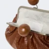 Bolso Pasticcino mediano de piel con estampado de cocodrilo, marrón rojizo Bolso Pasticcino mediano de piel con estampado de cocodrilo, marrón rojizo