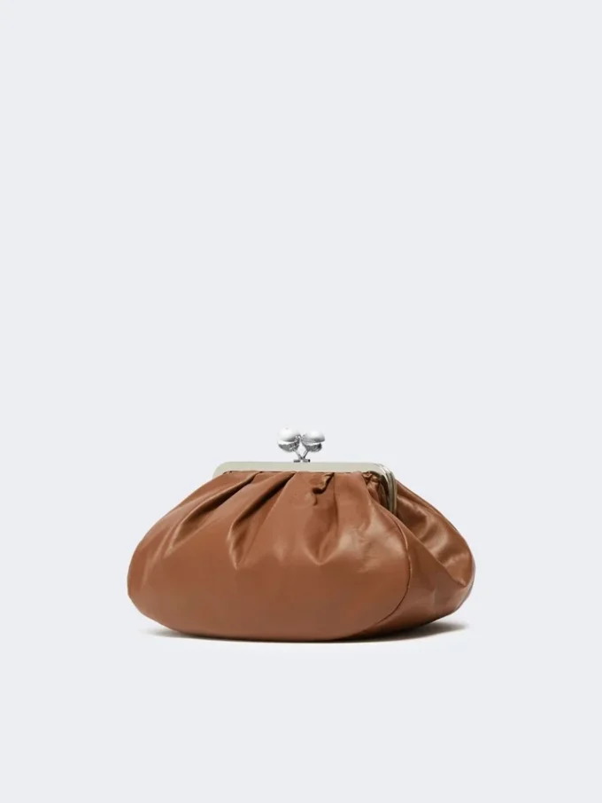 Bolso Pasticcino mediano de piel de oveja, color tabaco Bolso Pasticcino mediano de piel de oveja, color tabaco