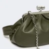 Bolso Pasticcino mediano de piel de oveja, verde oscuro Bolso Pasticcino mediano de piel de oveja, verde oscuro