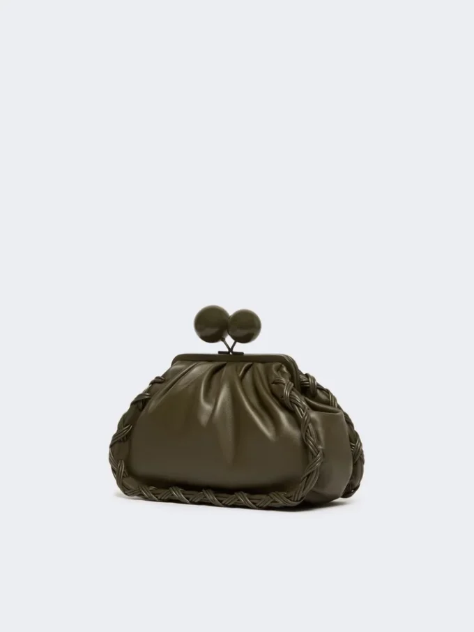 Bolso Pasticcino mediano de piel napa, color caqui Bolso Pasticcino mediano de piel napa, color caqui