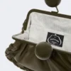 Bolso Pasticcino mediano de piel napa, color caqui Bolso Pasticcino mediano de piel napa, color caqui