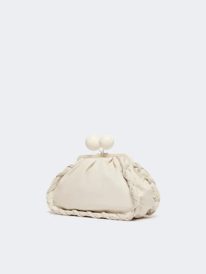 Bolso Pasticcino mediano de piel napa, color marfil Bolso Pasticcino mediano de piel napa, color marfil