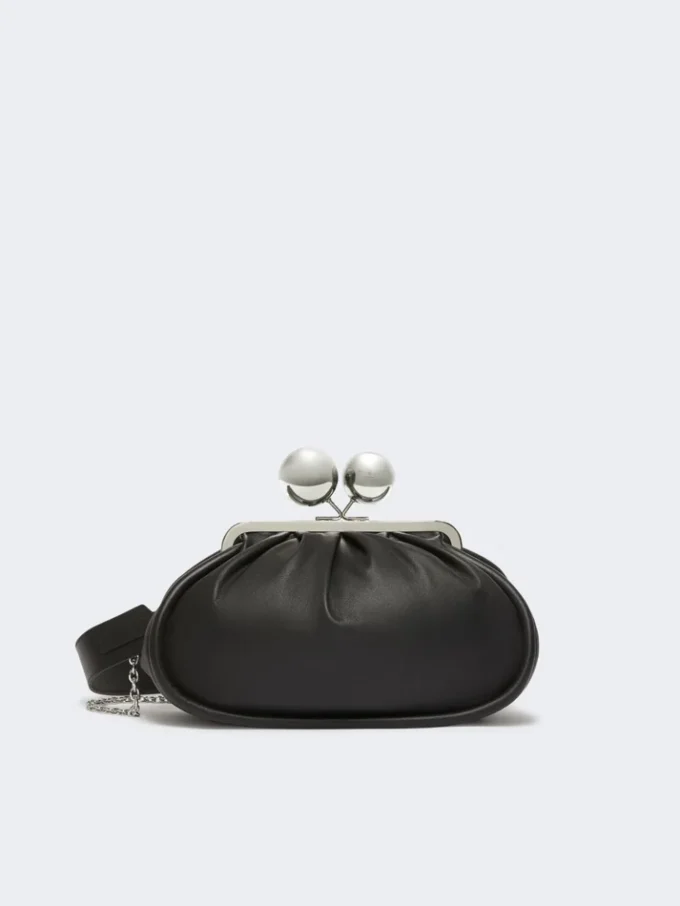 Bolso Pasticcino mediano en piel napa brillante, negro