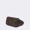 Bolso pequeño de estilo marino con tejido trenzado en forma de rombos, marrón oscuro