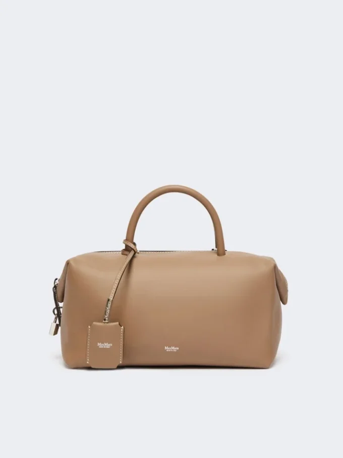 Bolso tipo bombín mediano de piel natural, color barro