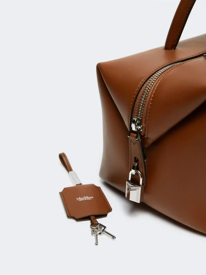 Bolso tipo bombín mediano de piel natural, marrón ámbar