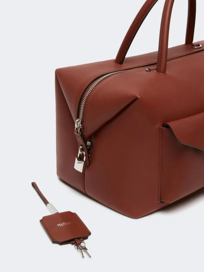 Bolso tipo boston grande de piel con bolsillos, color óxido