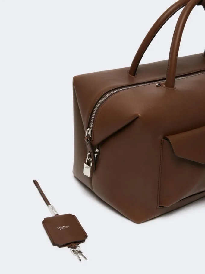 Bolso tipo boston grande de piel con bolsillos, marrón Bolso tipo boston grande de piel con bolsillos, marrón