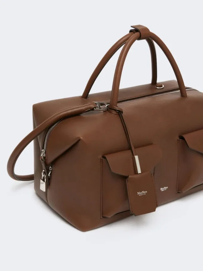 Bolso tipo boston grande de piel con bolsillos, marrón Bolso tipo boston grande de piel con bolsillos, marrón